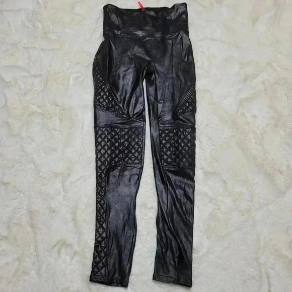 Spanx Faux Leather Quilted Leggings Size M Black - Picture 2 of 10